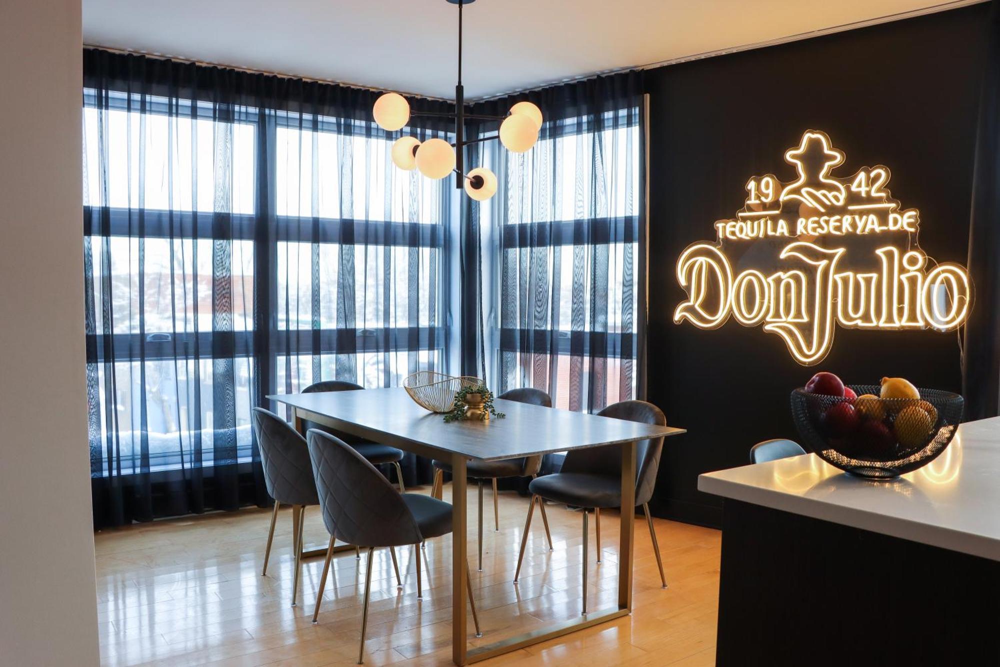 Luxury Artist Condo In Montréal Extérieur photo